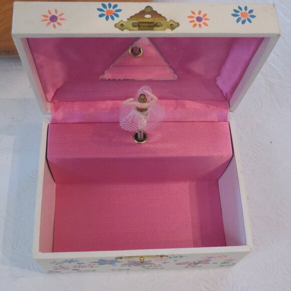 Vintage Music Jewelry Box - Picture 4 of 8